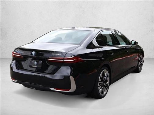 Black Sapphire Metallic 2026 BMW i5 xDrive40