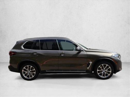 Manhattan Green Metallic 2026 BMW X5 xDrive40i