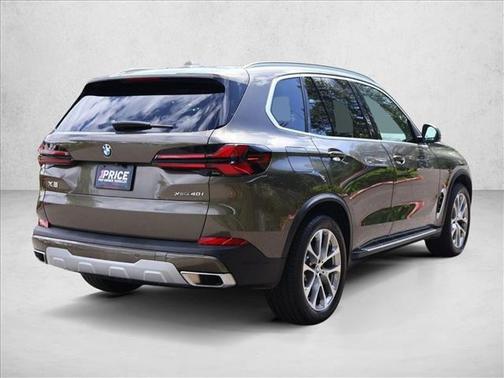 Manhattan Green Metallic 2026 BMW X5 xDrive40i