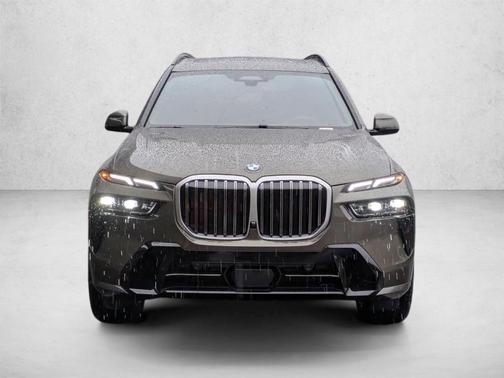 Manhattan Green Metallic 2026 BMW X7 xDrive40i
