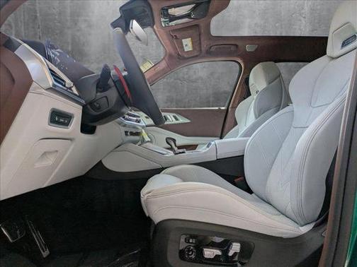 2025 BMW XM Base