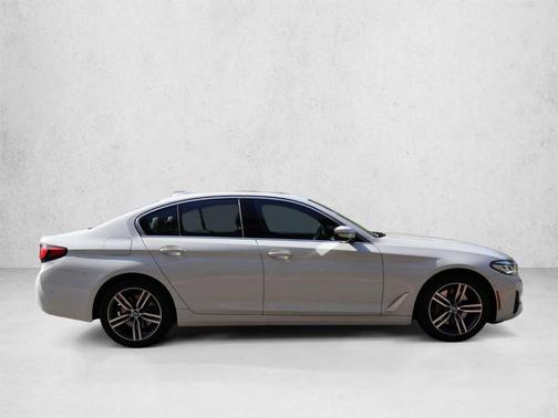 Alpine White 2021 BMW 530 i xDrive