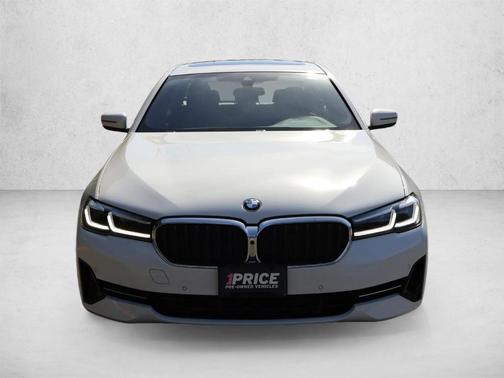 Alpine White 2021 BMW 530 i xDrive