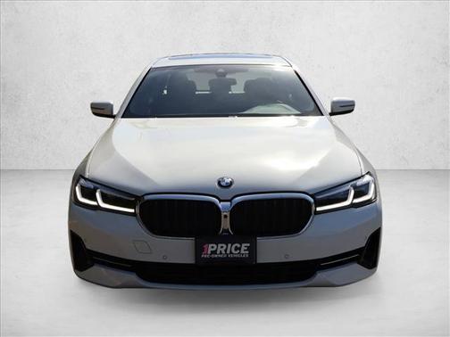 Alpine White 2021 BMW 530 i xDrive