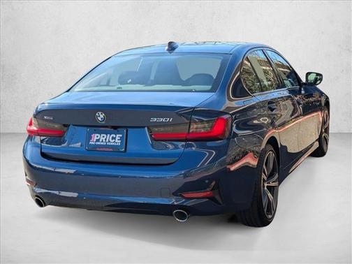 2022 BMW 330 i xDrive