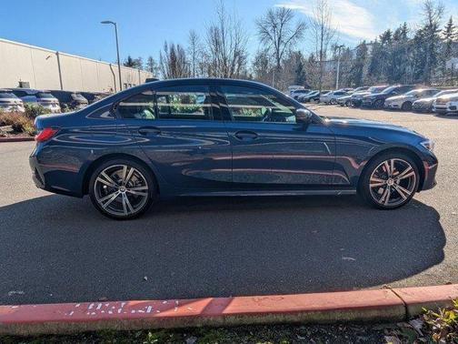 2022 BMW 330 i xDrive