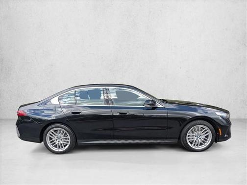 2025 BMW 530 i xDrive