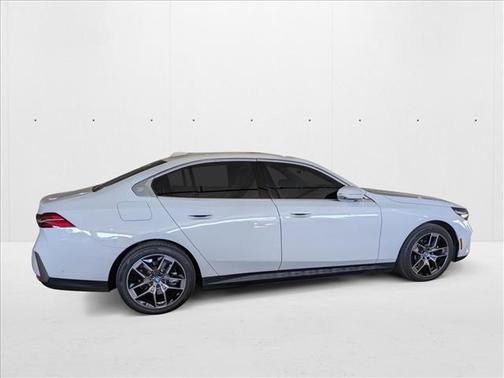 2025 BMW i5 xDrive40