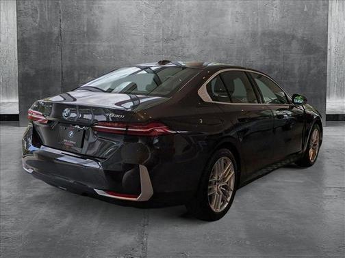 2025 BMW 530 i xDrive