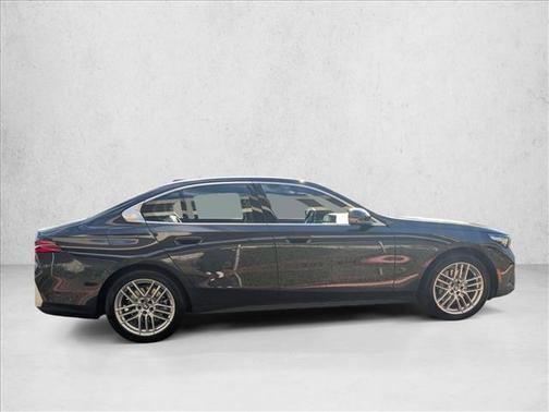 2025 BMW 530 i xDrive