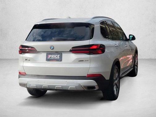 White 2024 BMW X5 xDrive40i