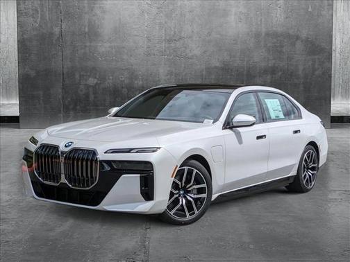 2025 BMW 750e xDrive