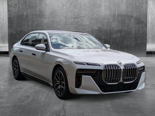 2025 BMW 750e xDrive