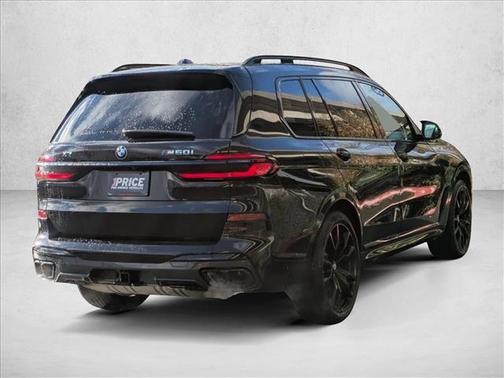 2024 BMW X7 M60i