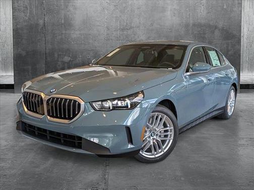 2025 BMW 530 i xDrive
