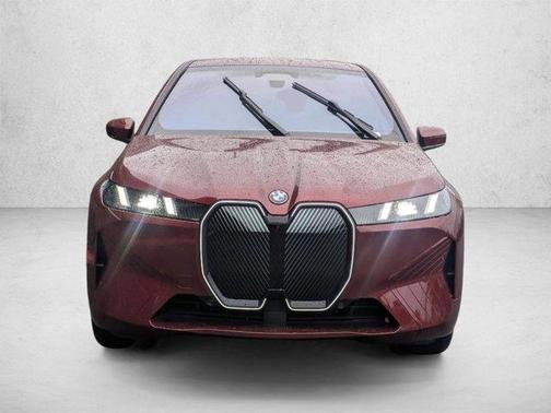 Aventurin Red Metallic 2026 BMW iX xDrive45