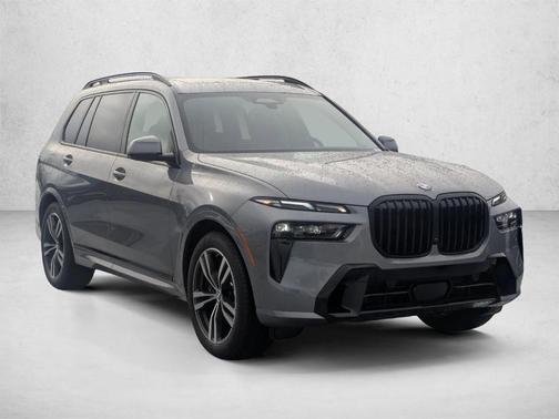 Gray Metallic 2026 BMW X7 xDrive40i