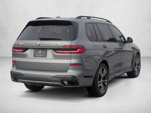 Gray Metallic 2026 BMW X7 xDrive40i