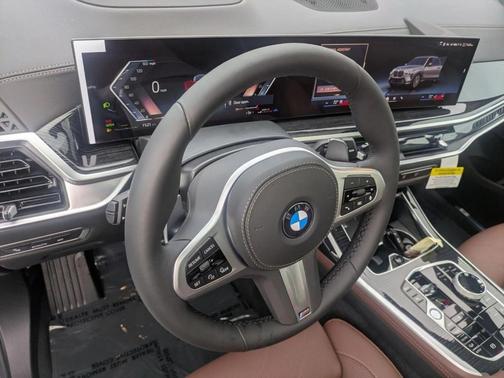 Gray Metallic 2026 BMW X7 xDrive40i