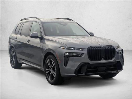 Gray Metallic 2026 BMW X7 xDrive40i