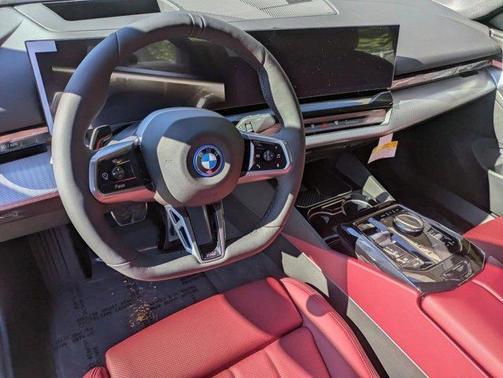 Gray Metallic 2026 BMW i5 xDrive40