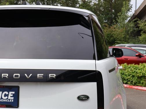 Fuji White 2023 Land Rover Range Rover P400 SE