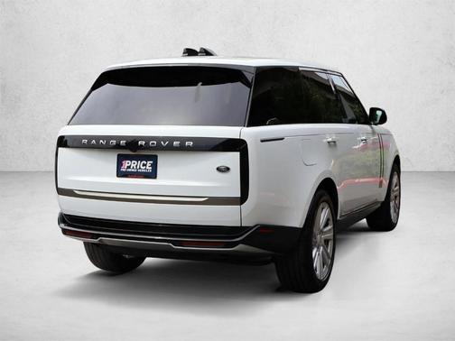 Fuji White 2023 Land Rover Range Rover P400 SE