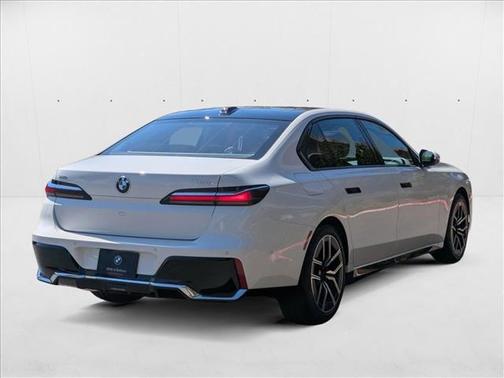 2025 BMW 740 i xDrive