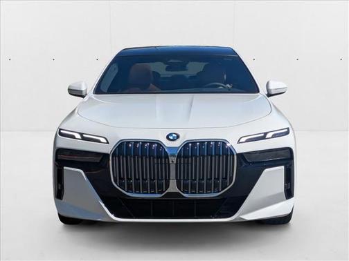 2025 BMW 740 i xDrive