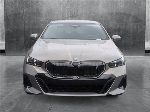2025 BMW i5 xDrive40