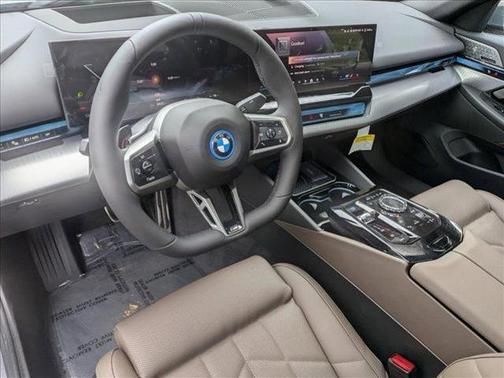 2025 BMW i5 xDrive40
