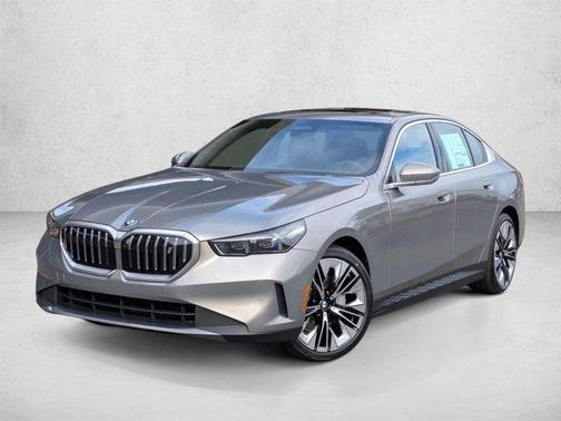 Gray Metallic 2026 BMW i5 xDrive40