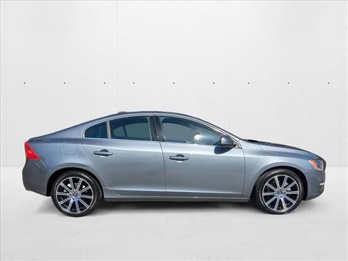2016 Volvo S60 T6 Drive-E Platinum