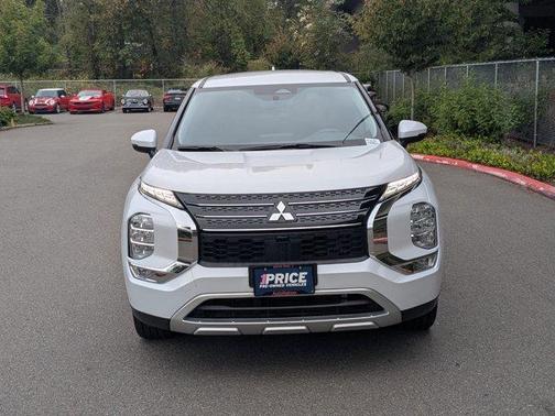 2023 Mitsubishi Outlander SE
