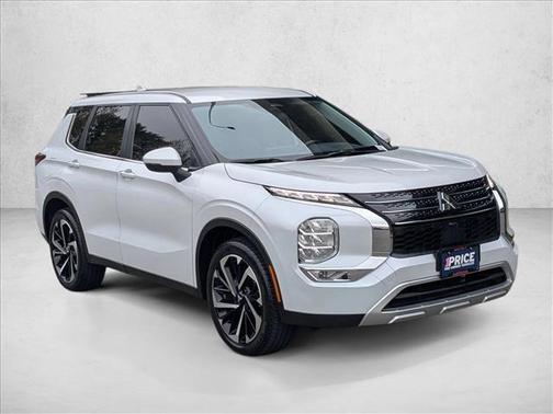 2023 Mitsubishi Outlander SE