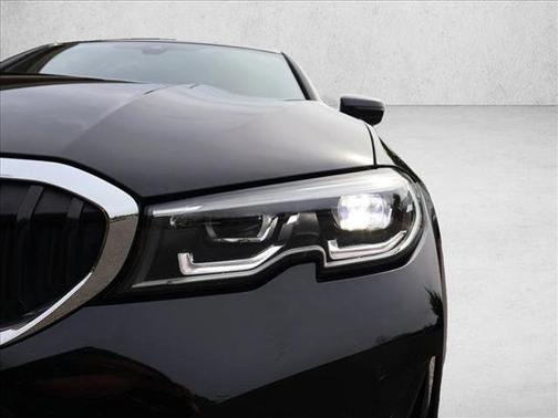 Jet Black 2019 BMW 330 i