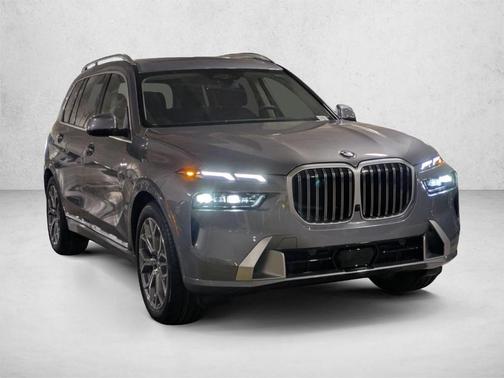 Gray Metallic 2026 BMW X7 xDrive40i
