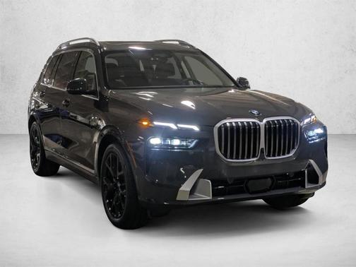 Gray Metallic 2026 BMW X7 xDrive40i