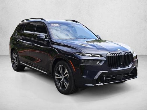 Carbon Black Metallic 2024 BMW X7 xDrive40i