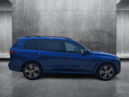 2024 BMW X7 M60i