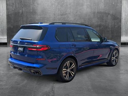 2024 BMW X7 M60i