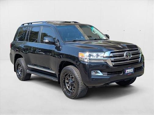 2016 Toyota Land Cruiser V8