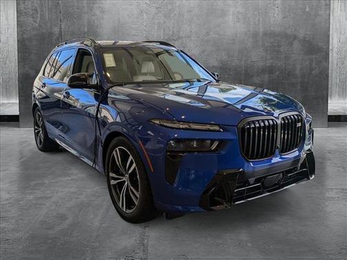 2025 BMW X7 M60i