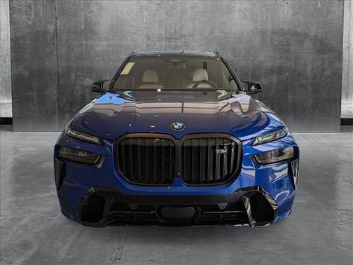 2025 BMW X7 M60i