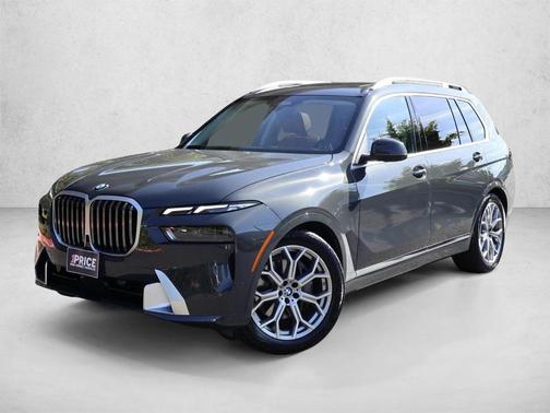 Gray Metallic 2026 BMW X7 xDrive40i