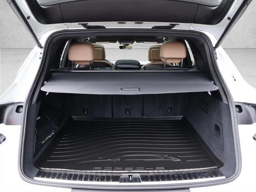 Carrara White Metallic 2025 Porsche Cayenne Base