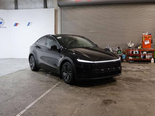 Diamond Black 2026 Tesla Model Y Long Range