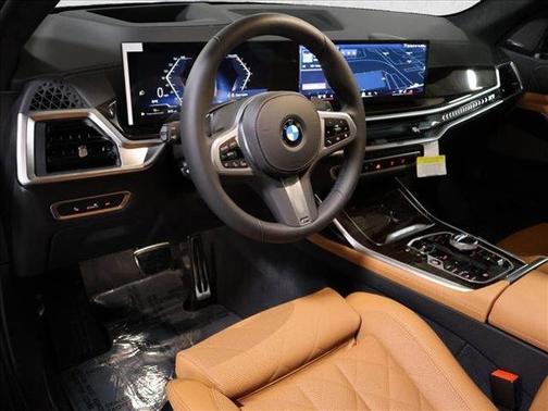 Gray Metallic 2027 BMW X7 xDrive40i
