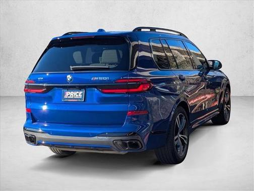 2025 BMW X7 M60i