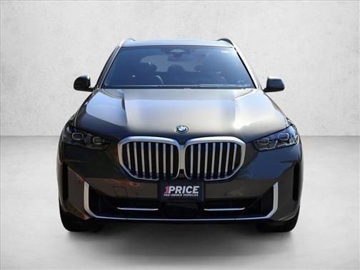 Manhattan Green Metallic 2026 BMW X5 PHEV xDrive50e